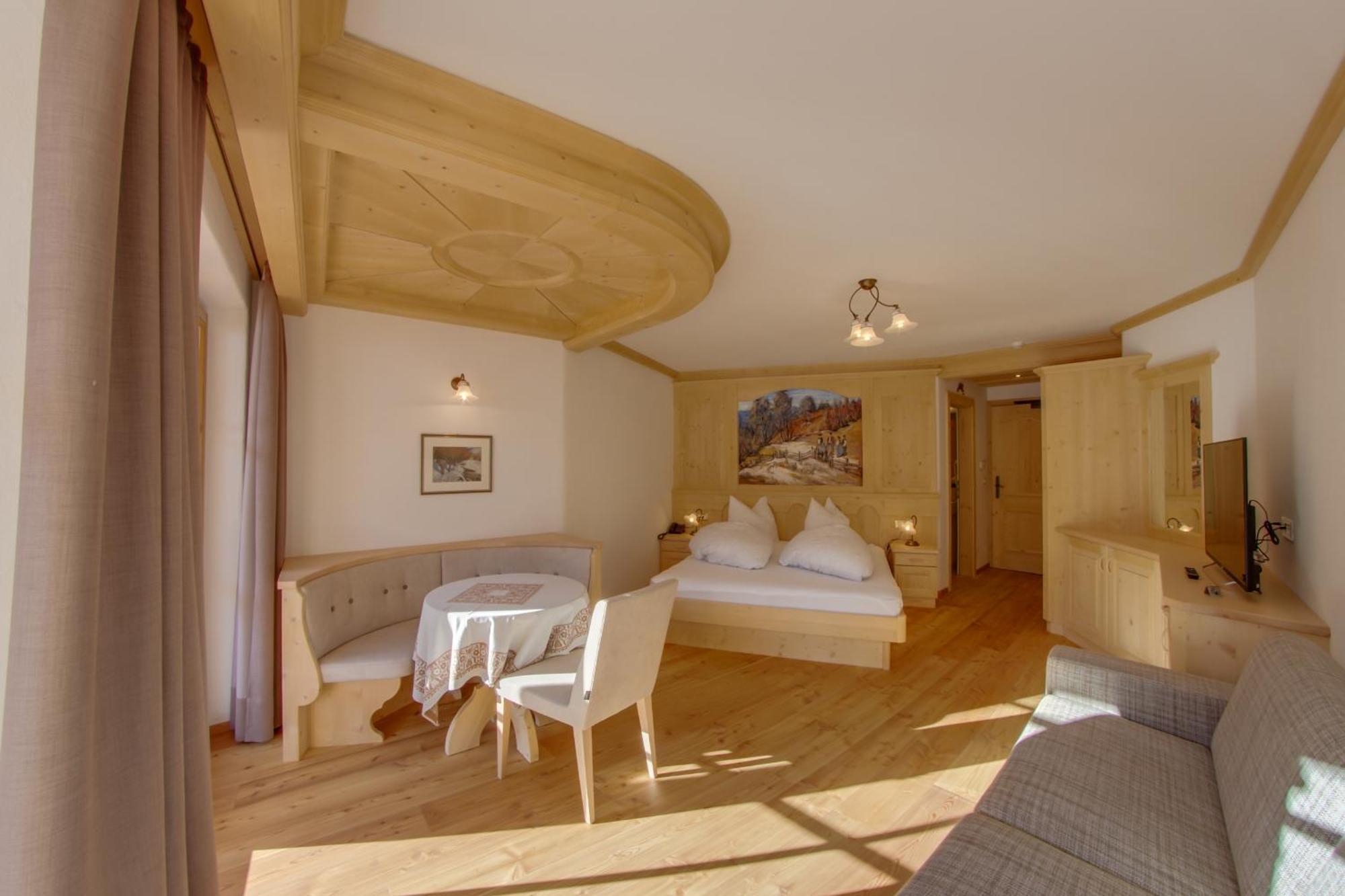Dorfhotel Beludei Santa Cristina Val Gardena Zimmer foto